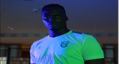  أسد التيرانجا.. الأهلي السعودي يعلن التعاقد مع إدوارد ميندي (فيديو)